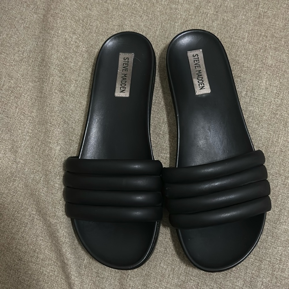 Steve Madden sandals size 9 fit like 8.